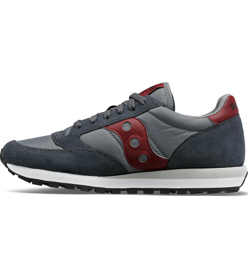 SAUCONY JAZZ ORIGINAL est une chaussure rétro au style intemporel et au confort inégalé pour tous.